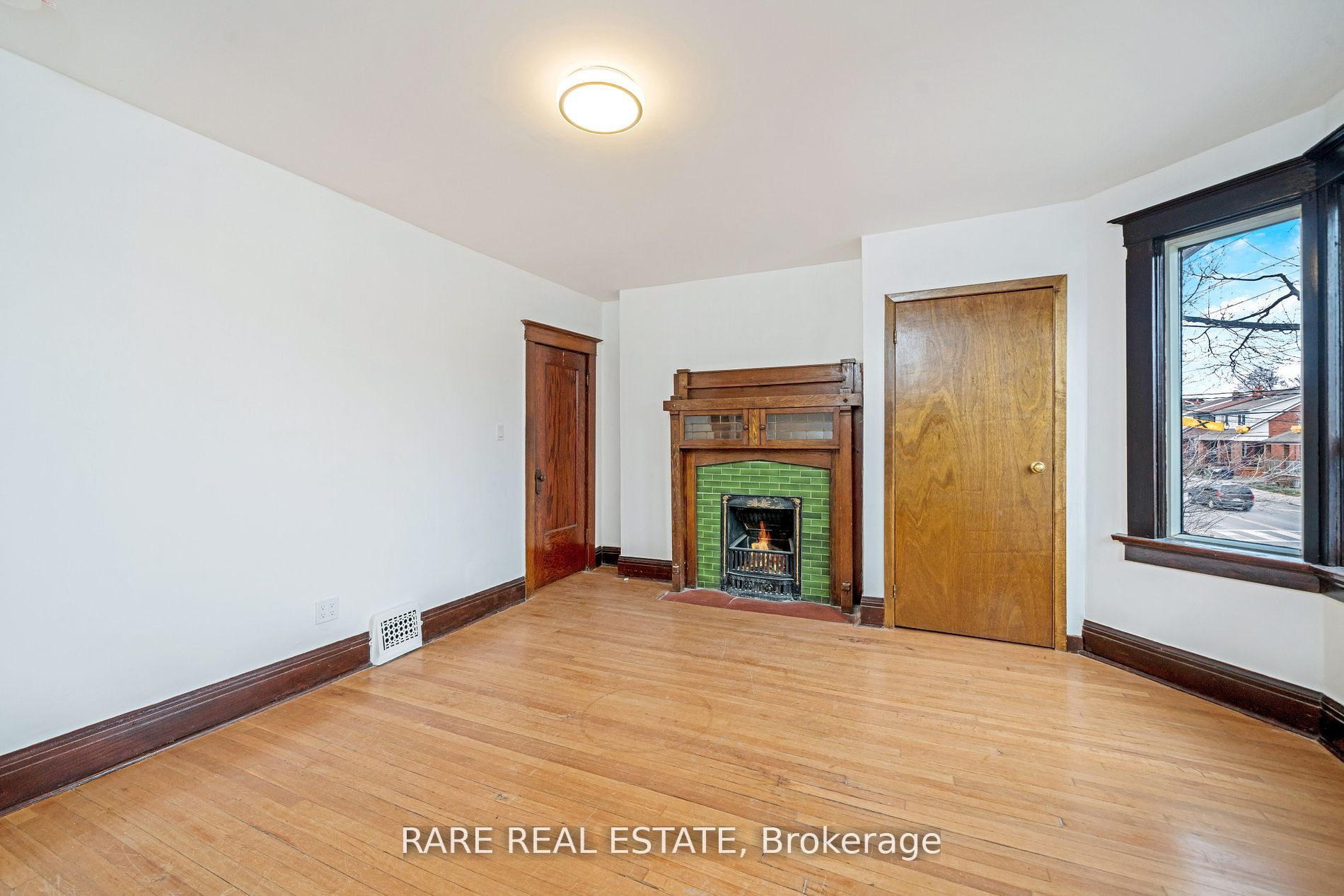 216 Oakwood Avenue