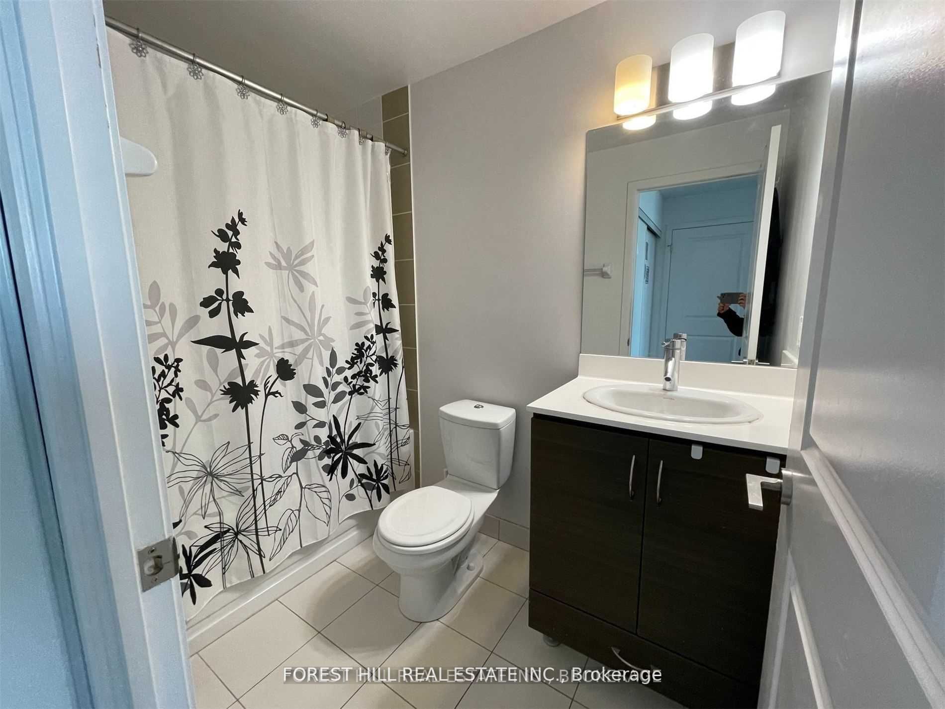 5168 Yonge St, #Ph206