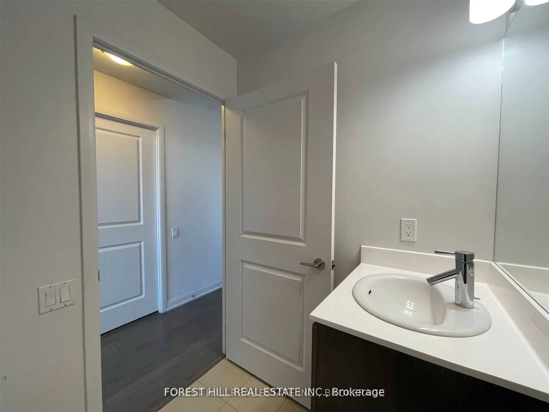5168 Yonge St, #Ph206