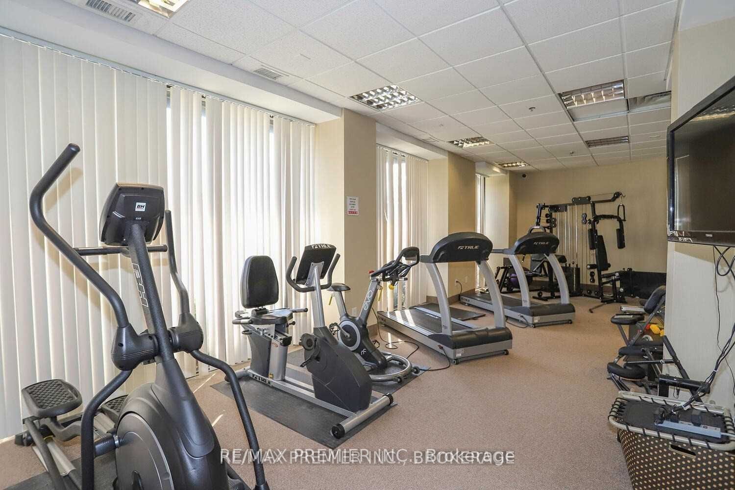 760 Sheppard Ave W, #515