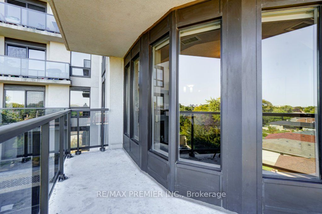 760 Sheppard Ave W, #515