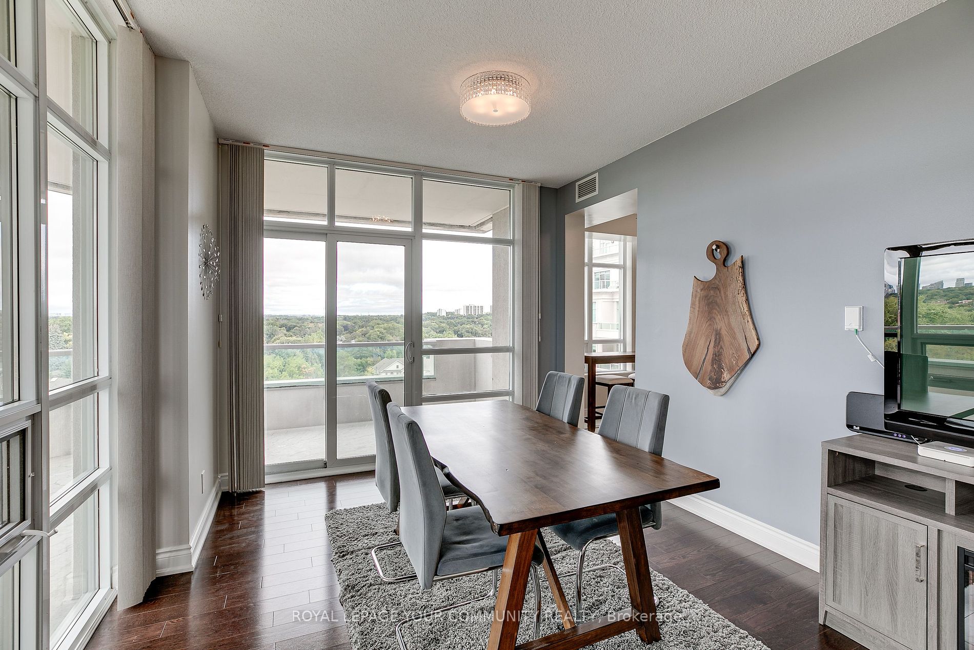 10 Bloorview Pl, #1012