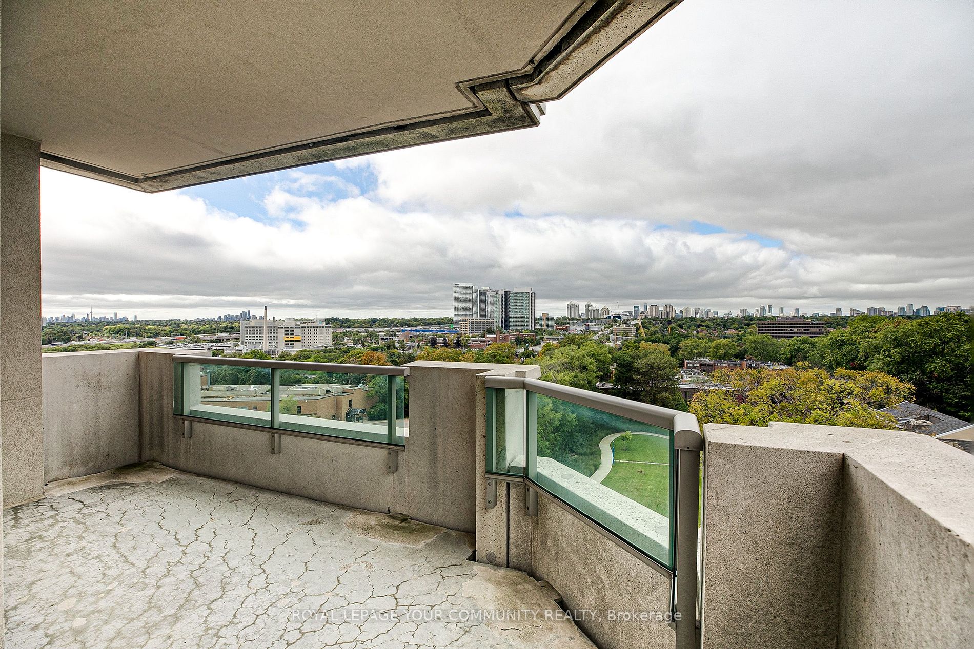 10 Bloorview Pl, #1012
