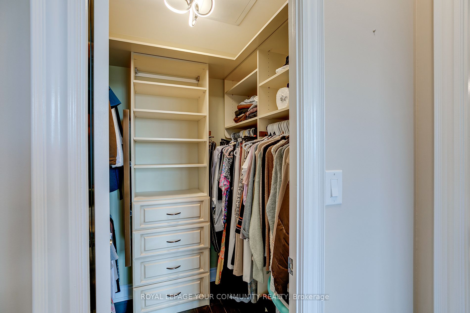 10 Bloorview Pl, #1012