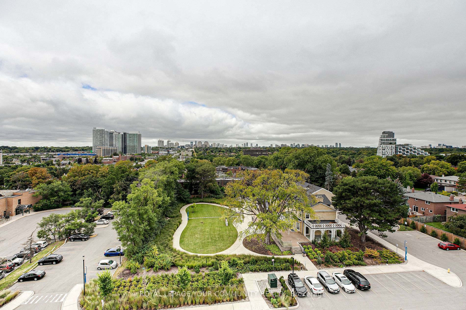 10 Bloorview Pl, #1012