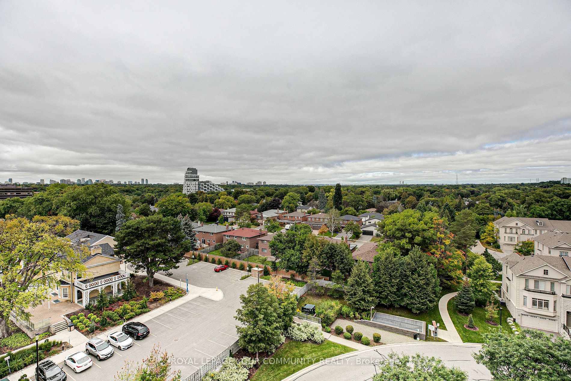 10 Bloorview Pl, #1012