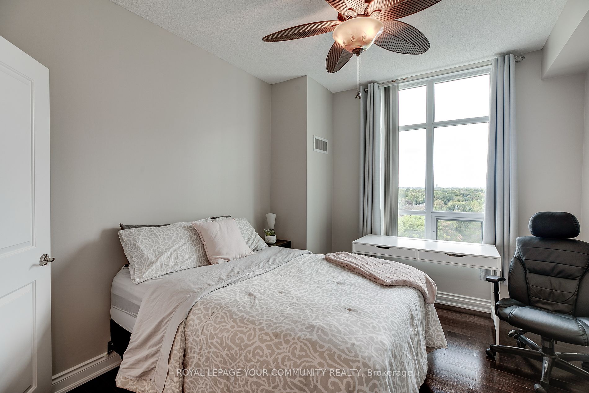 10 Bloorview Pl, #1012