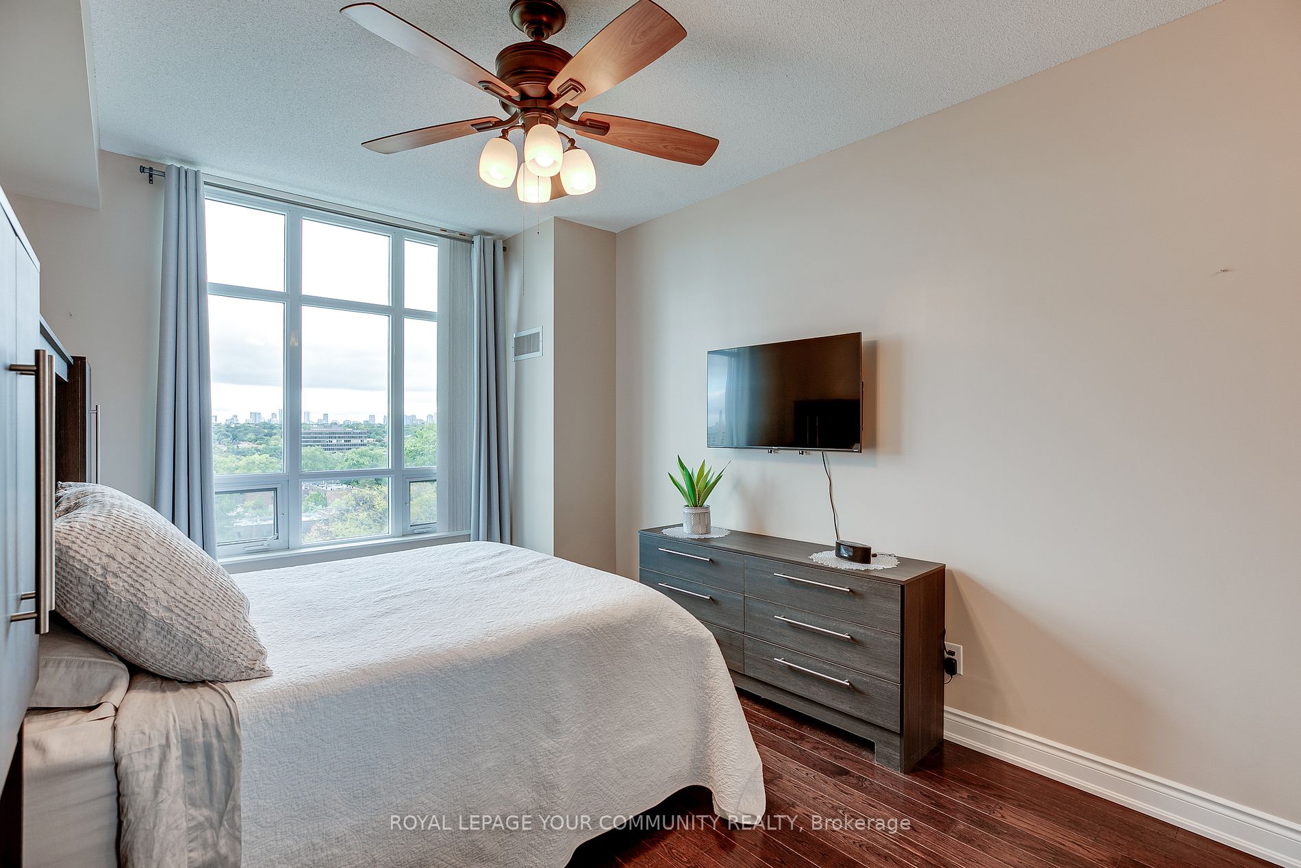 10 Bloorview Pl, #1012
