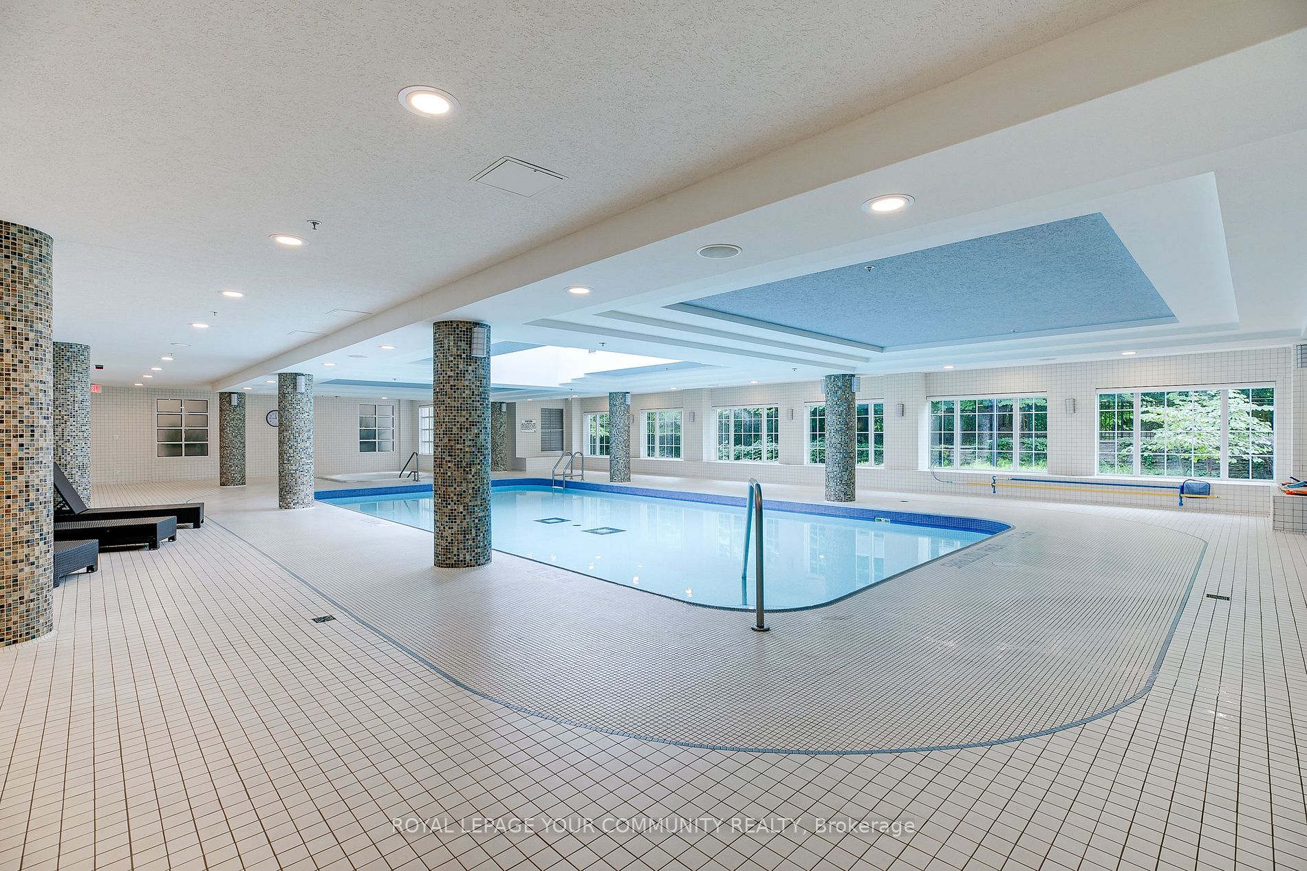 10 Bloorview Pl, #1012