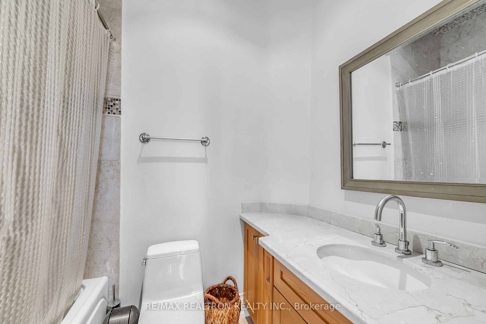 2706 Bayview Avenue