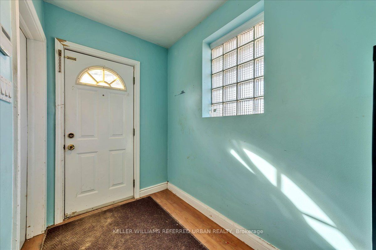286 Churchill Avenue