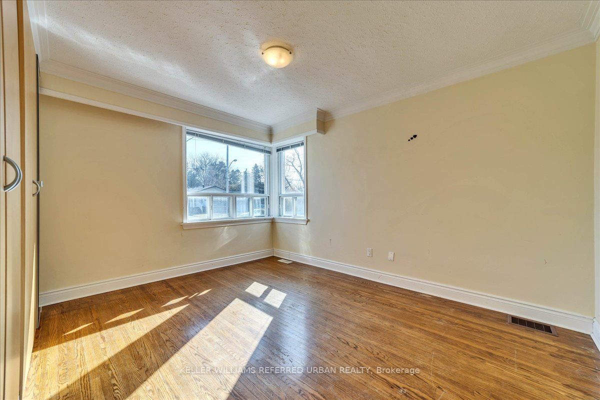 286 Churchill Avenue
