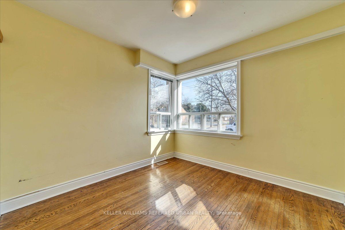 286 Churchill Avenue