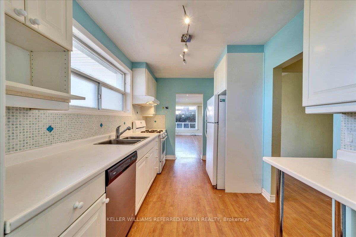 286 Churchill Avenue