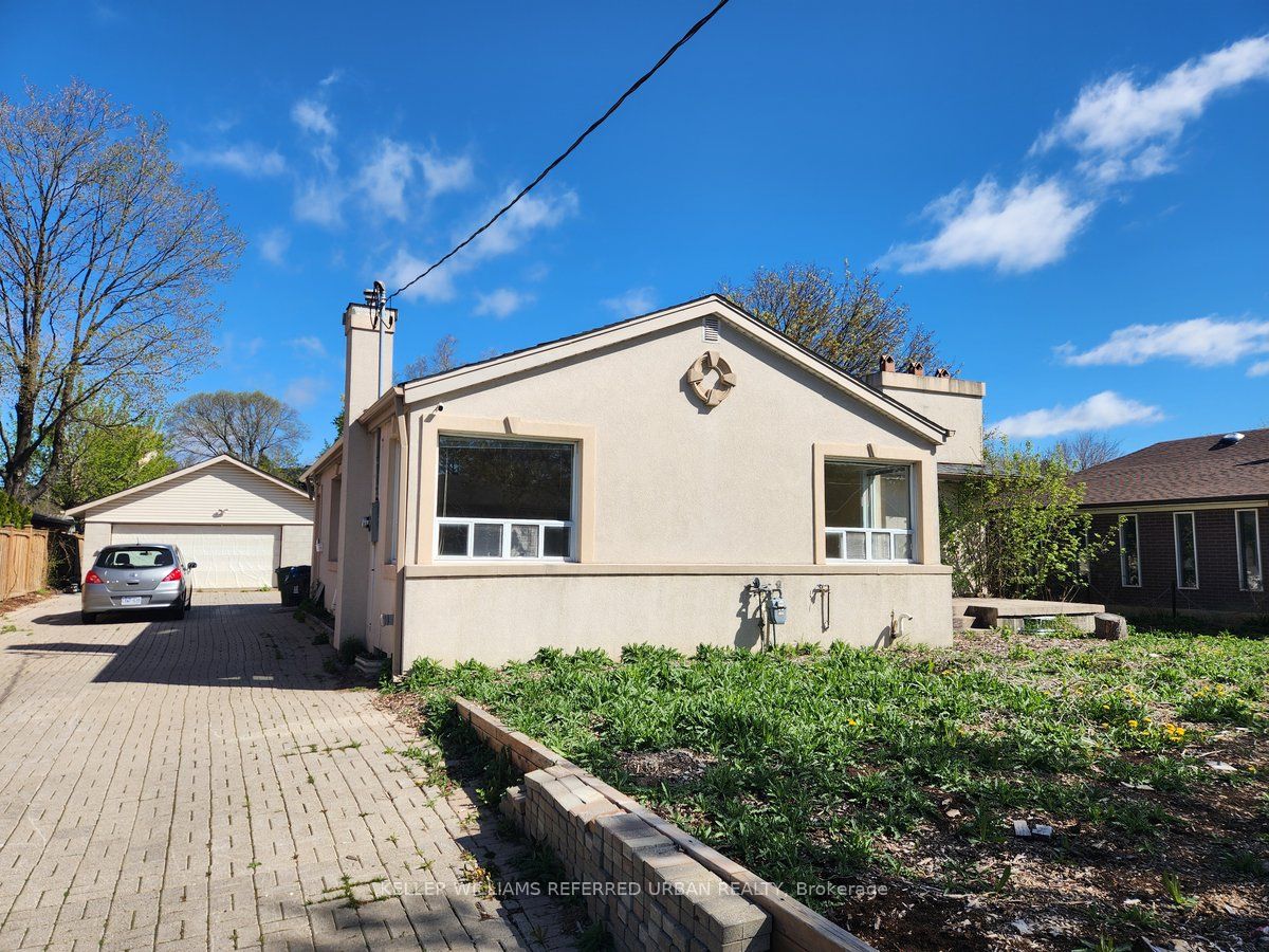 286 Churchill Avenue