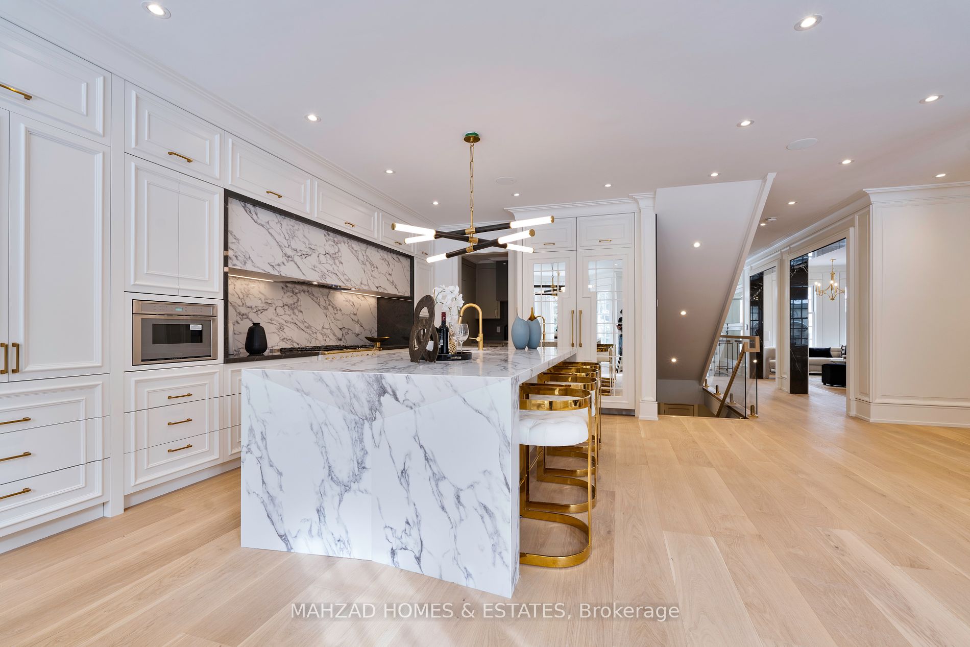 230 Dunvegan Rd