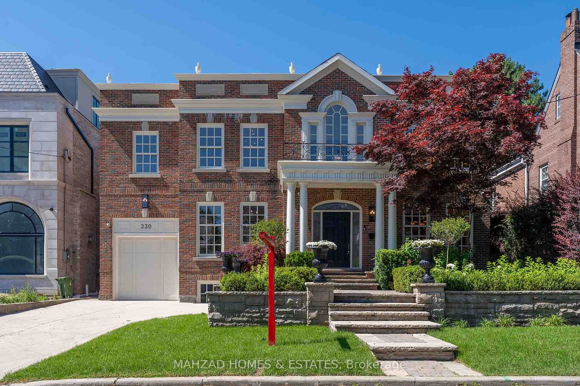230 Dunvegan Rd