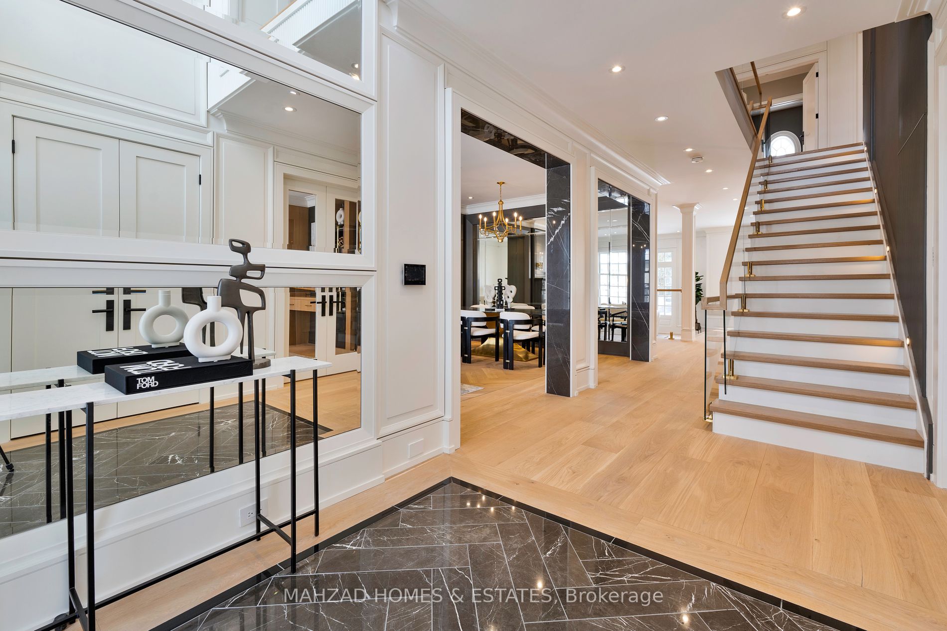 230 Dunvegan Rd
