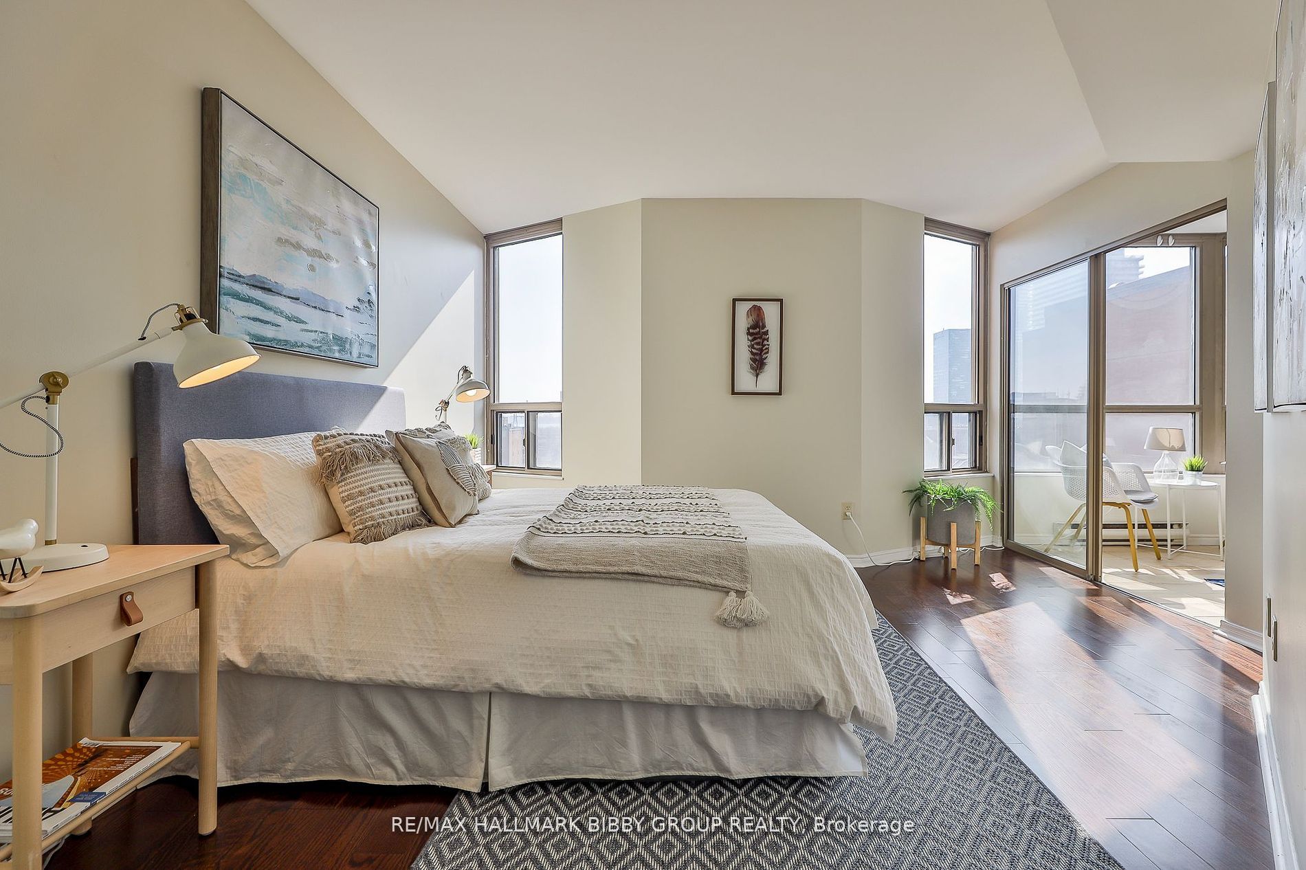 160 Frederick St, #803