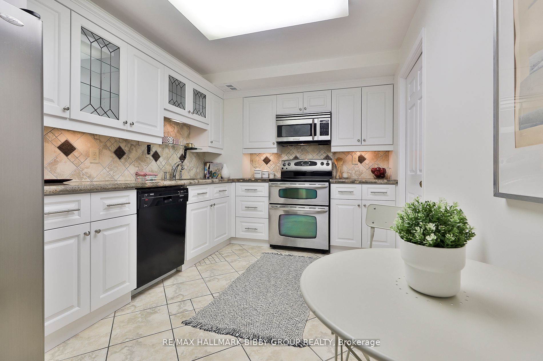 160 Frederick St, #803