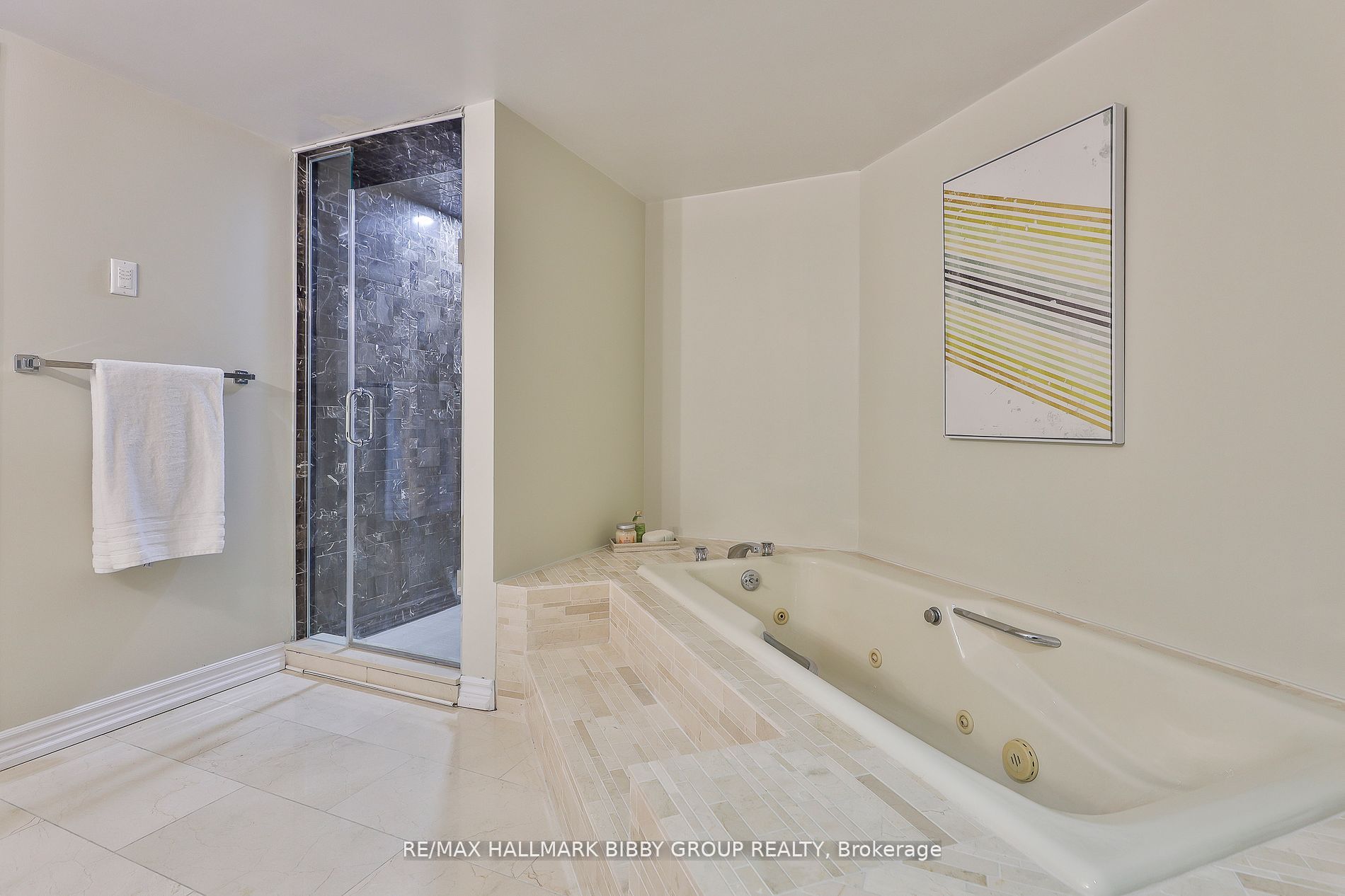 160 Frederick St, #803