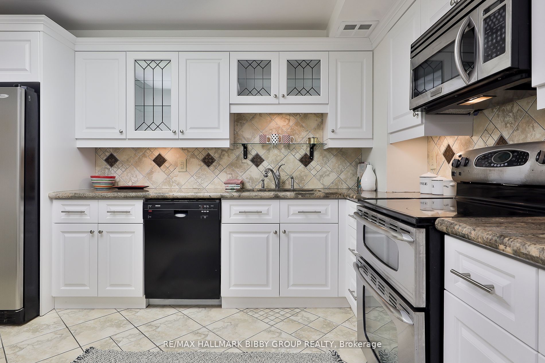 160 Frederick St, #803