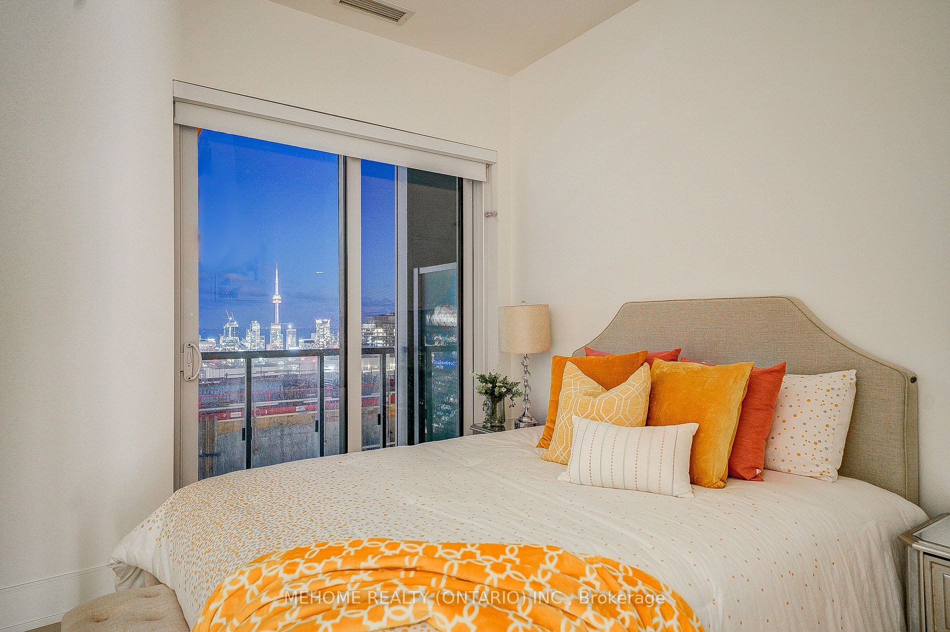 1 Yorkville Ave, #Ph06