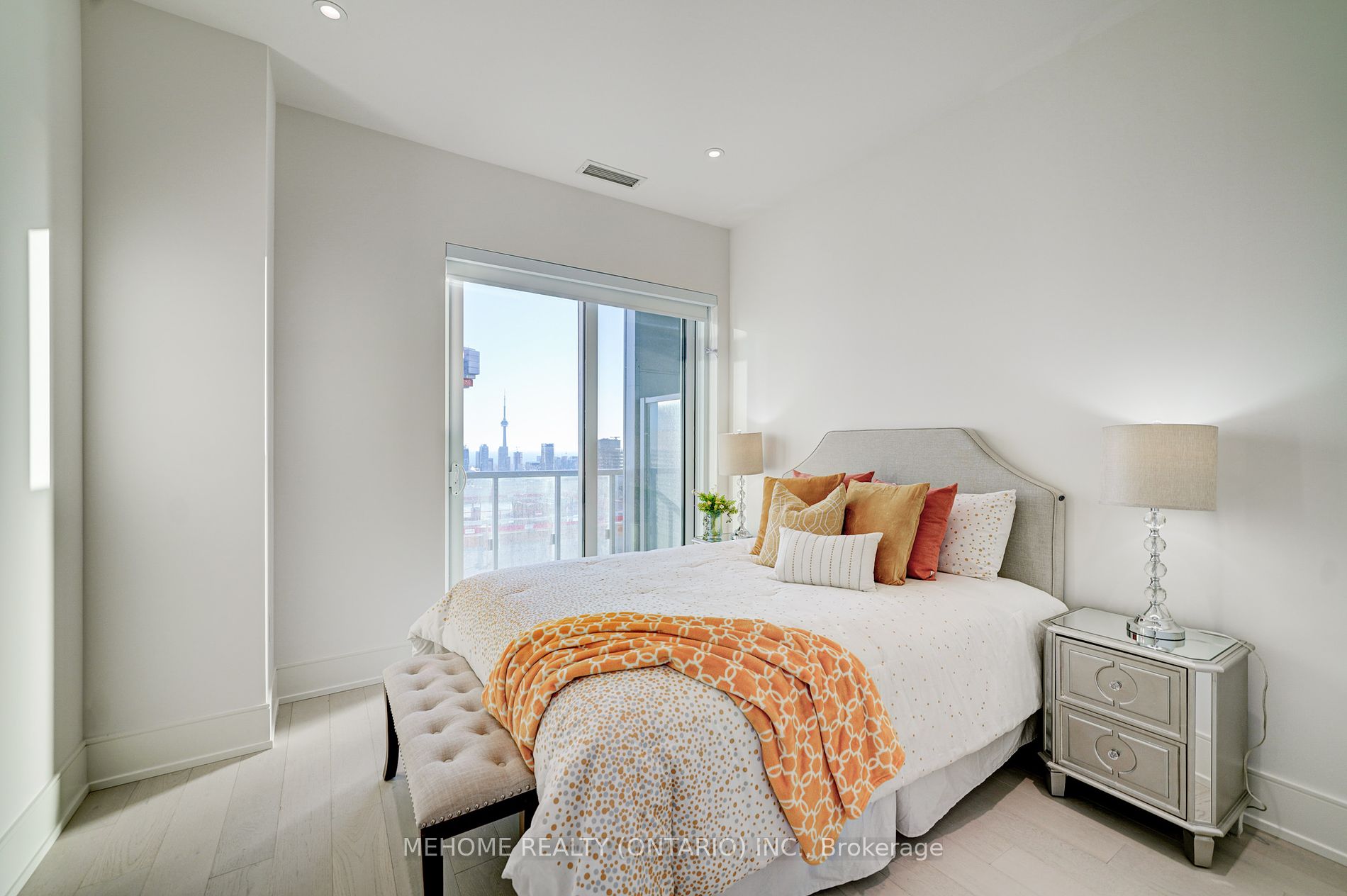 1 Yorkville Ave, #Ph06