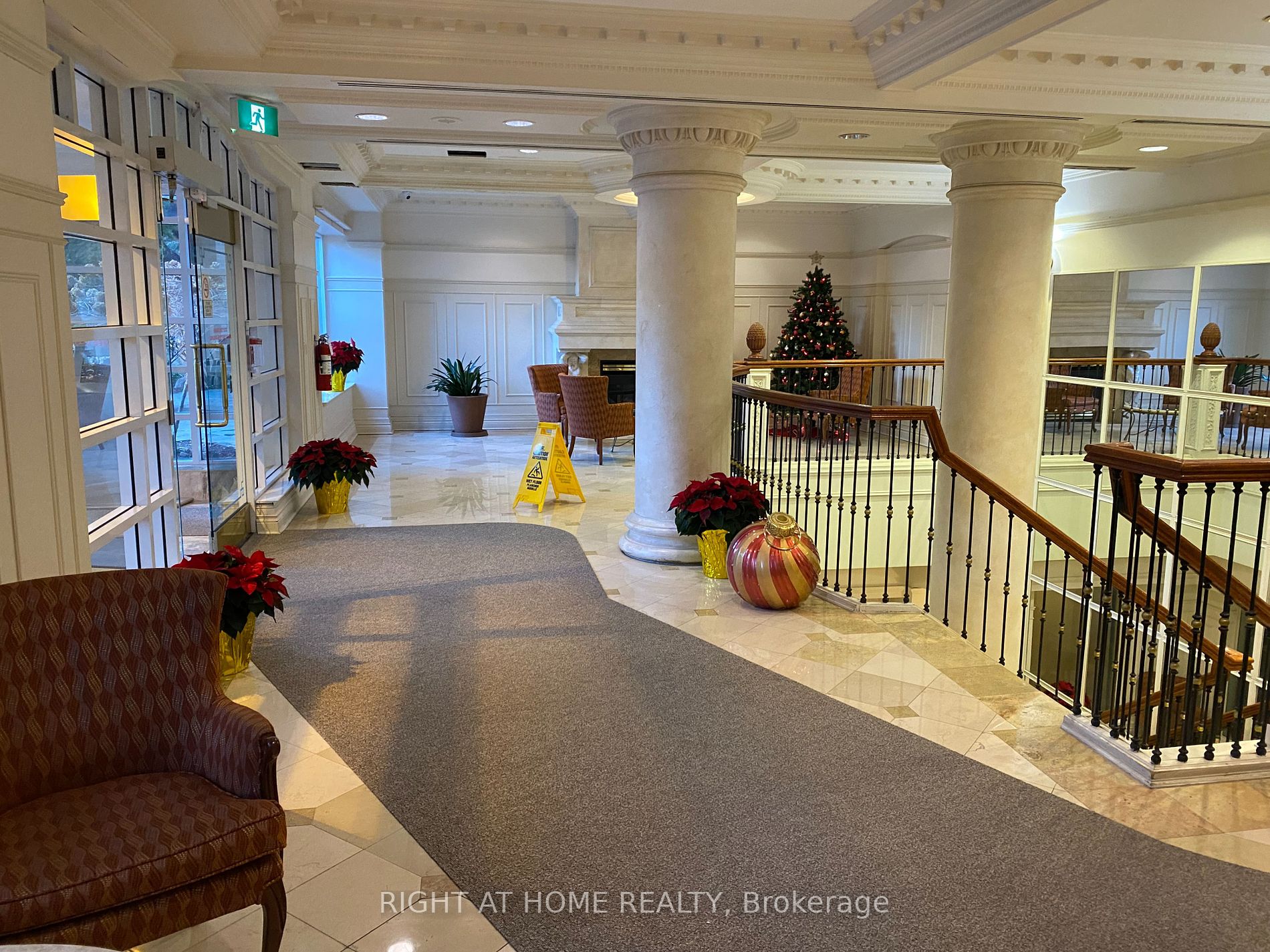 18 Sommerset Way, #2316