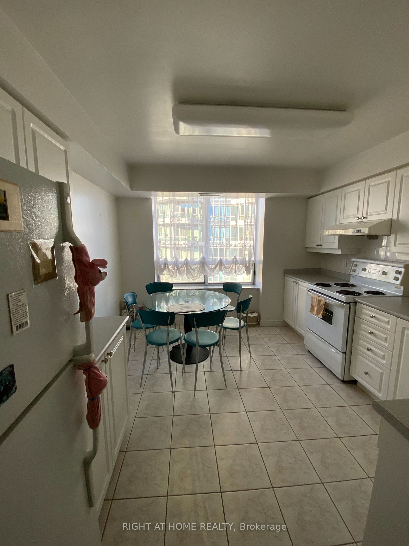 18 Sommerset Way, #2316
