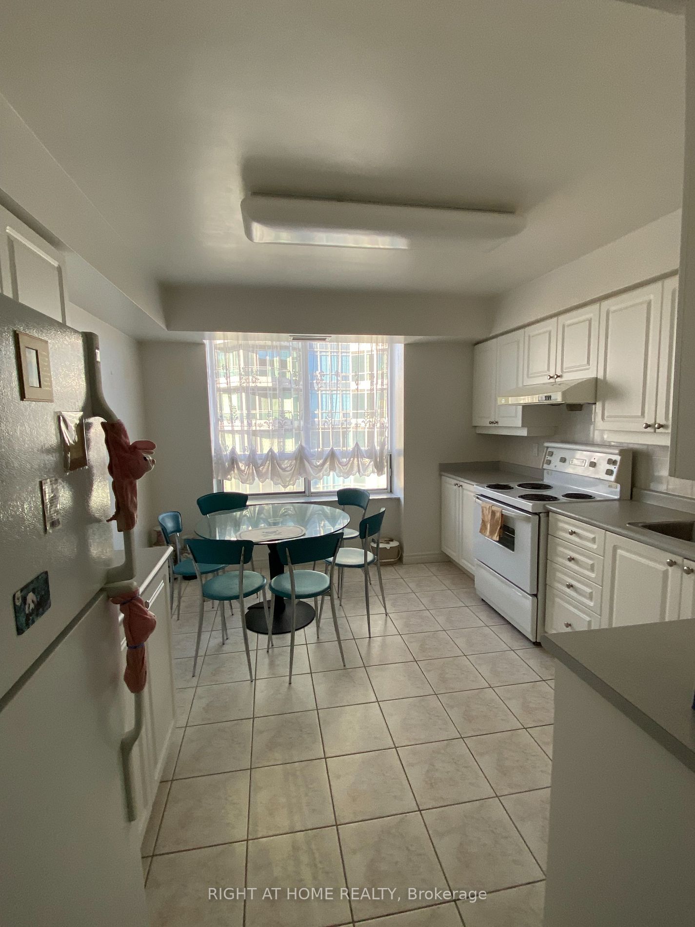 18 Sommerset Way, #2316