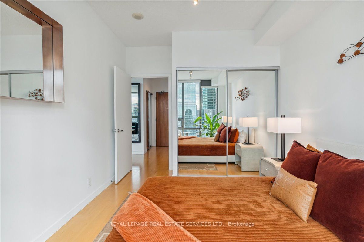 33 Lombard St, #4102