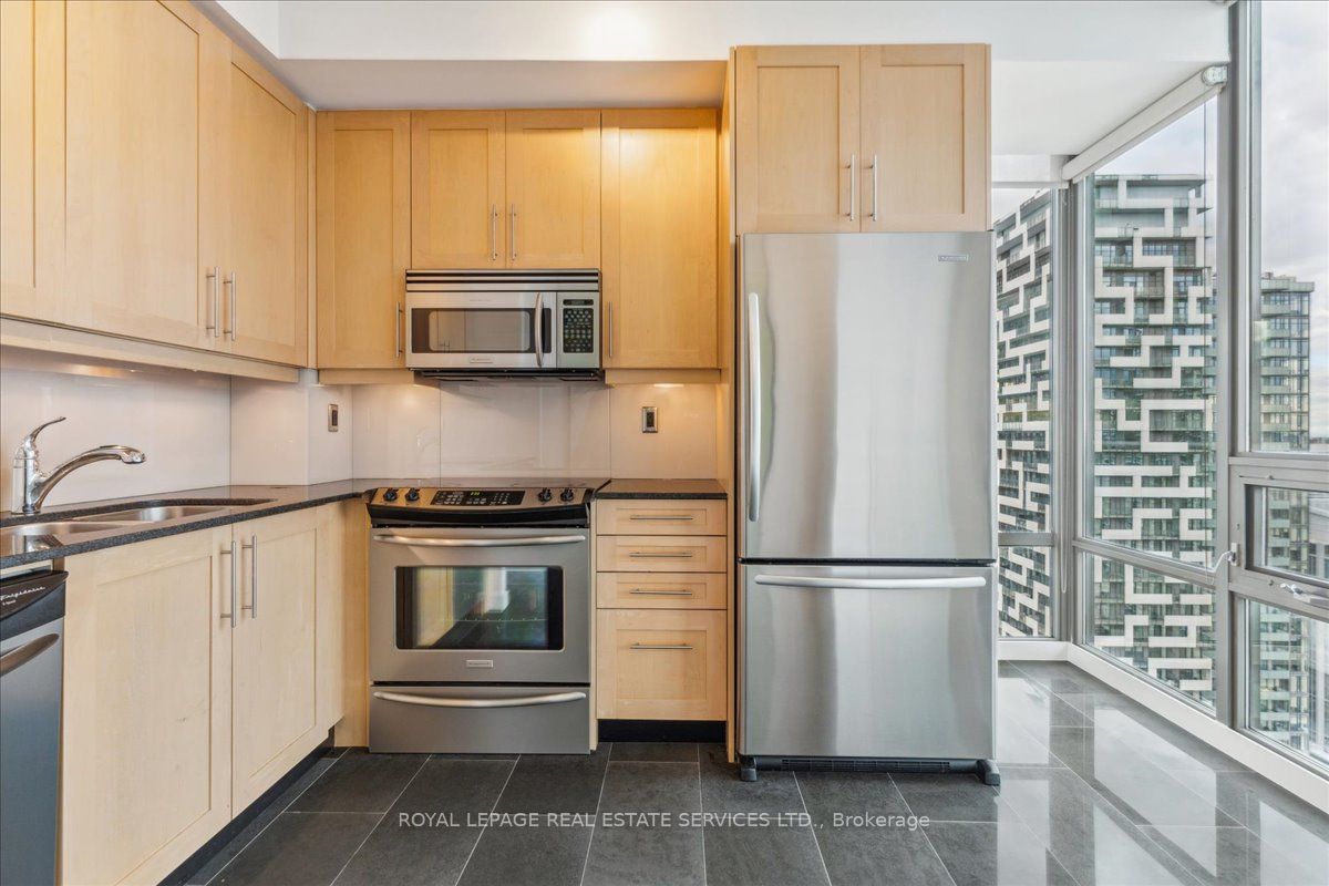 33 Lombard St, #4102