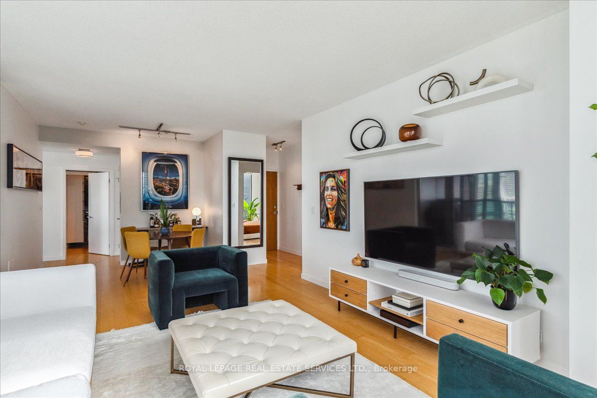 33 Lombard St, #4102