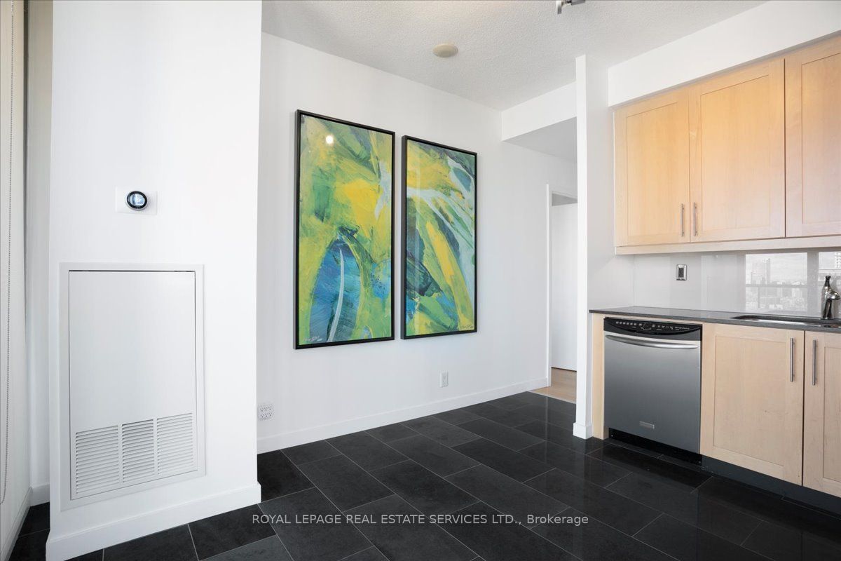 33 Lombard St, #4102