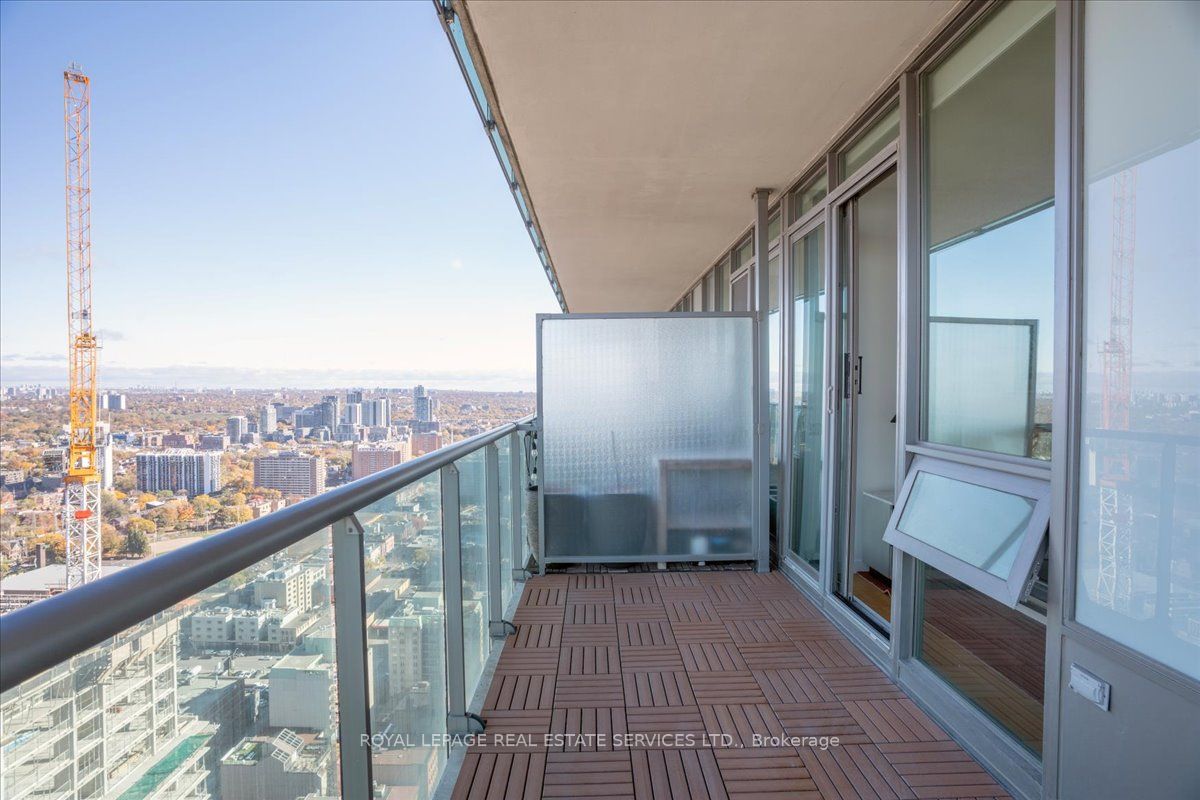 33 Lombard St, #4102