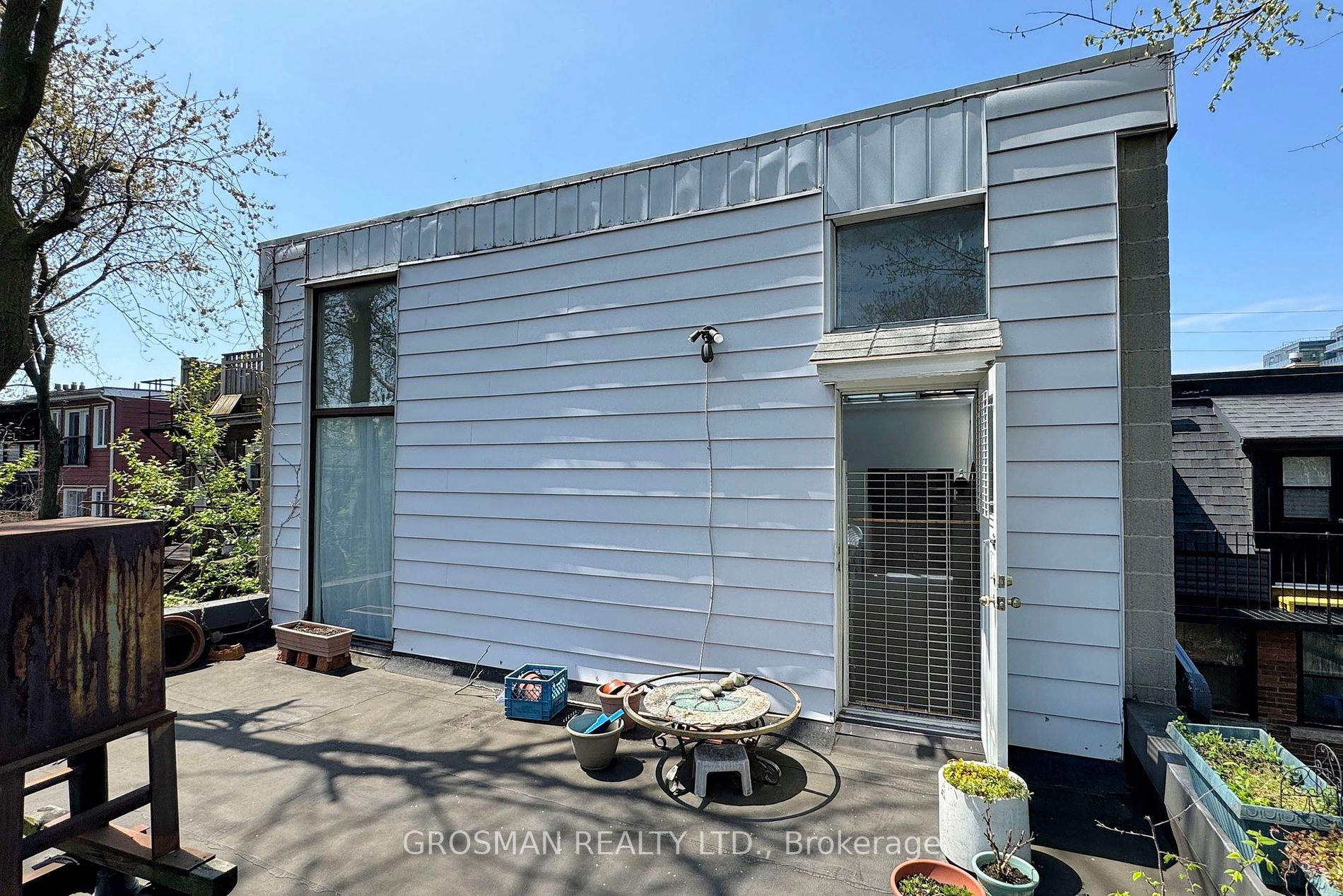 1085 Bathurst St