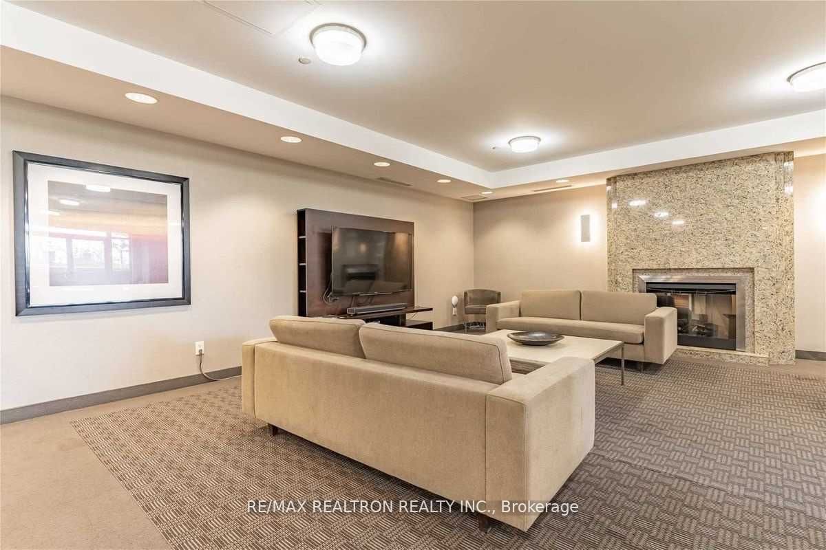 4968 Yonge St, #Ph203