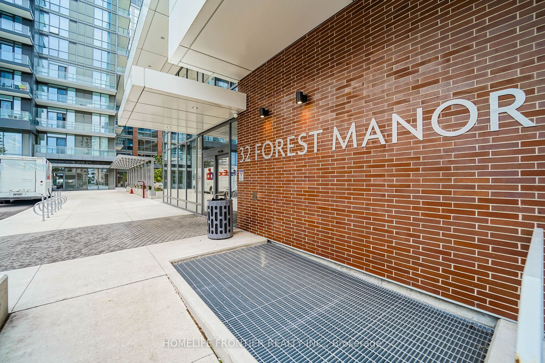 32 Forest Manor Rd, #610