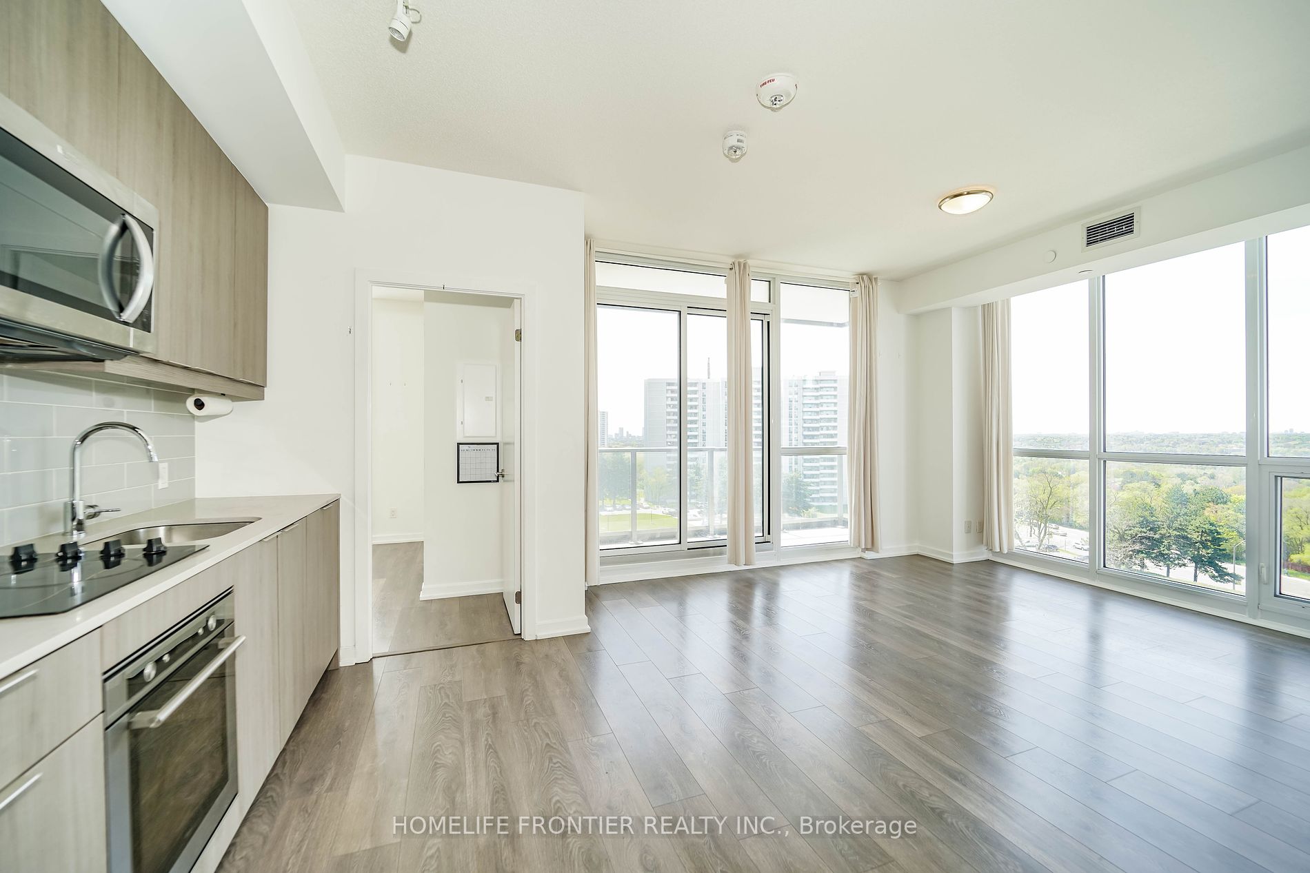 32 Forest Manor Rd, #610