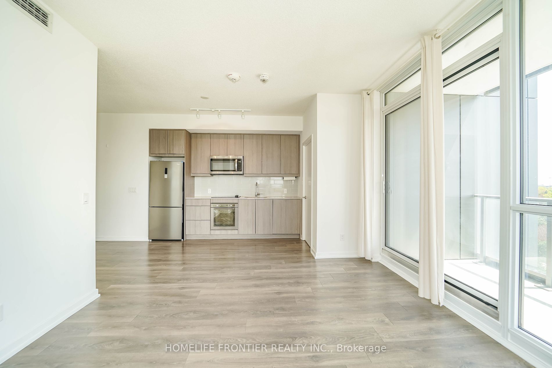 32 Forest Manor Rd, #610
