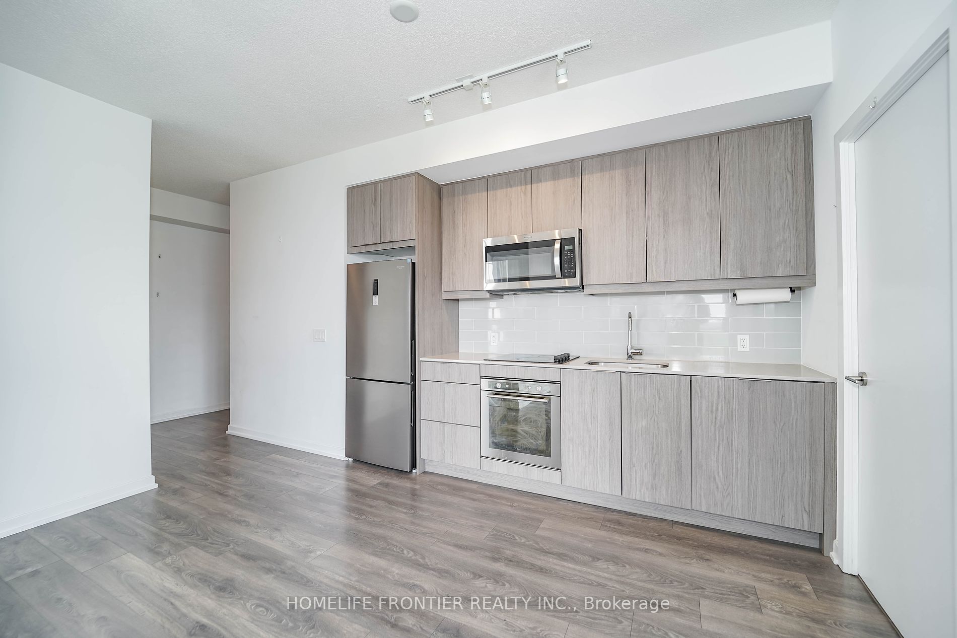 32 Forest Manor Rd, #610