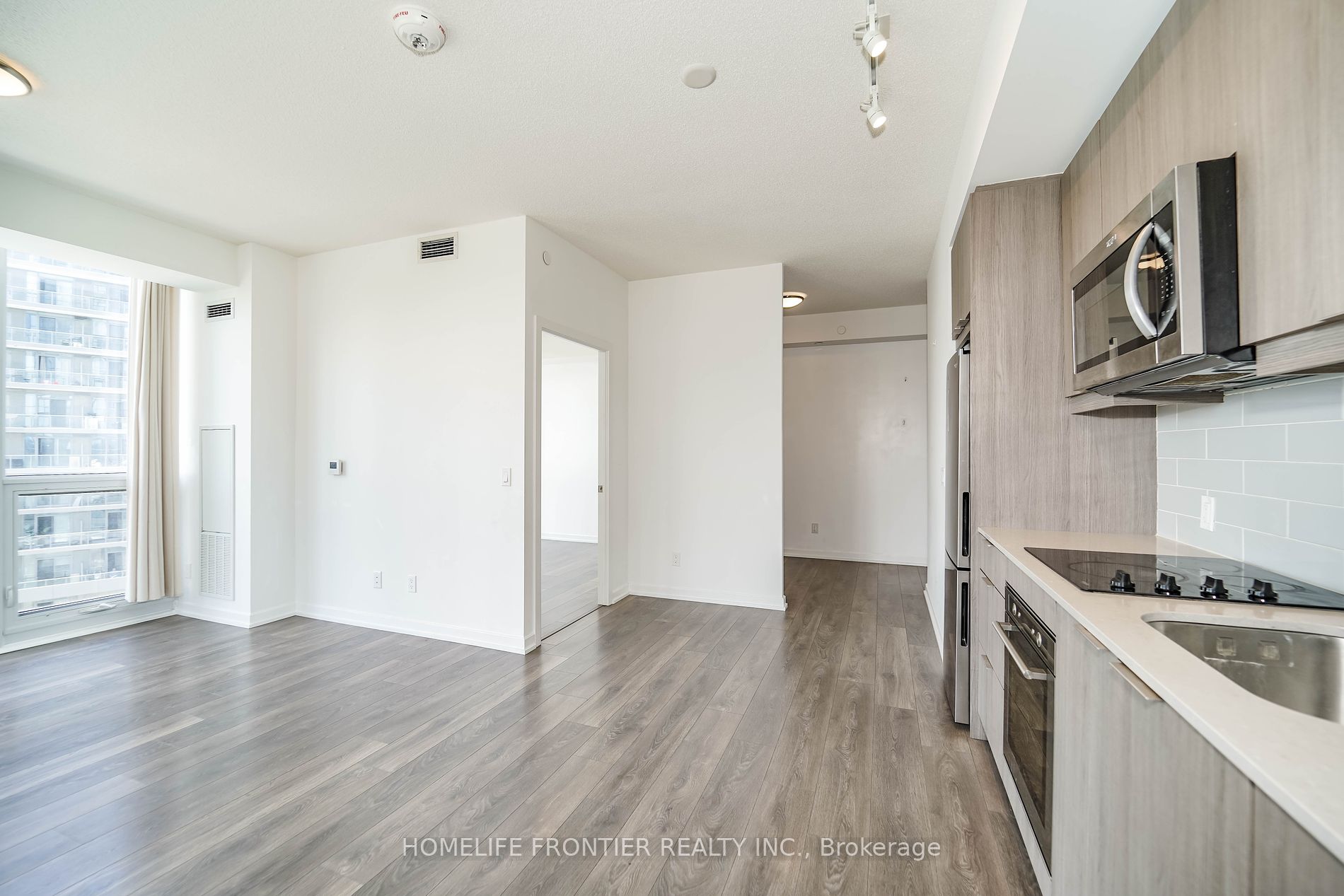 32 Forest Manor Rd, #610