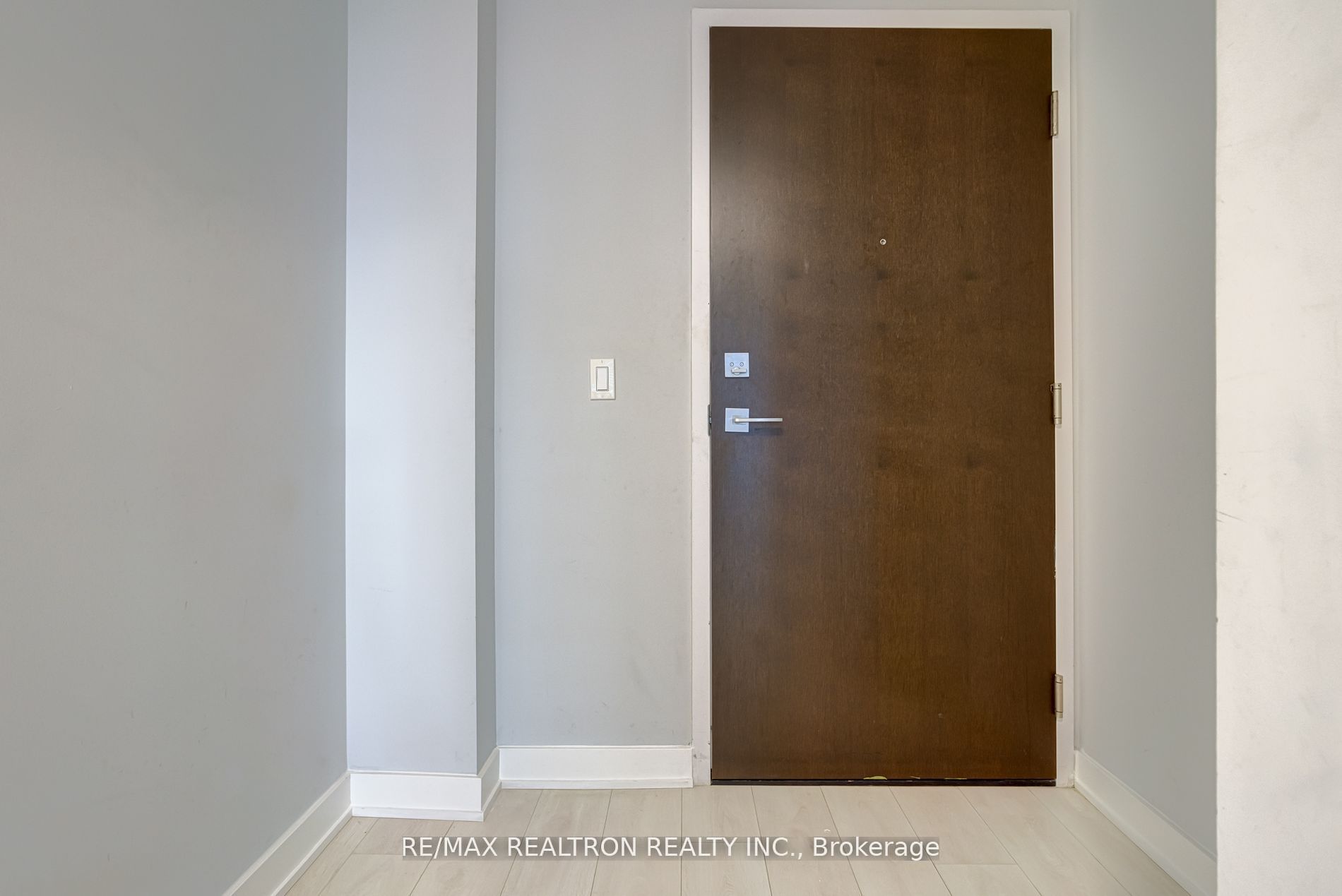 2221 Yonge St, #2911