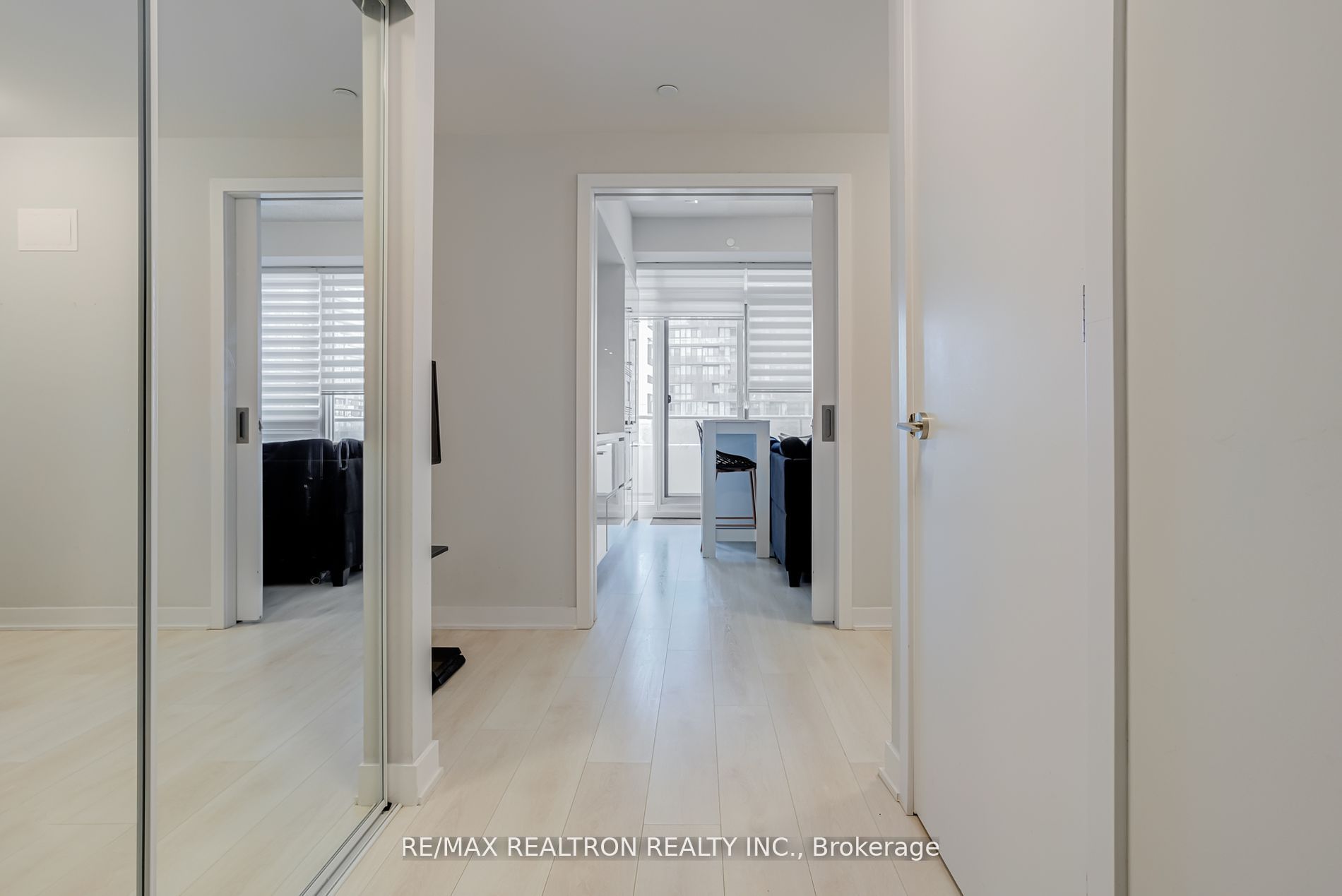 2221 Yonge St, #2911