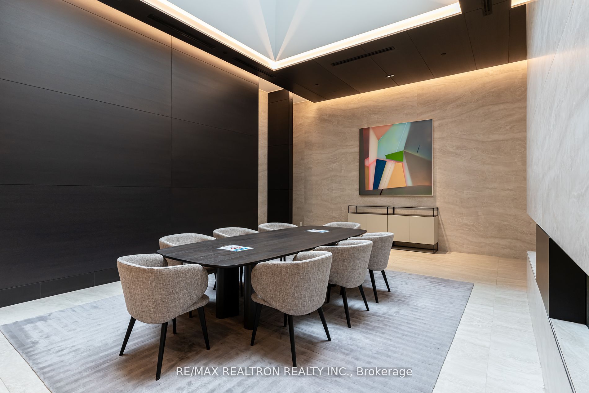 2221 Yonge St, #2911