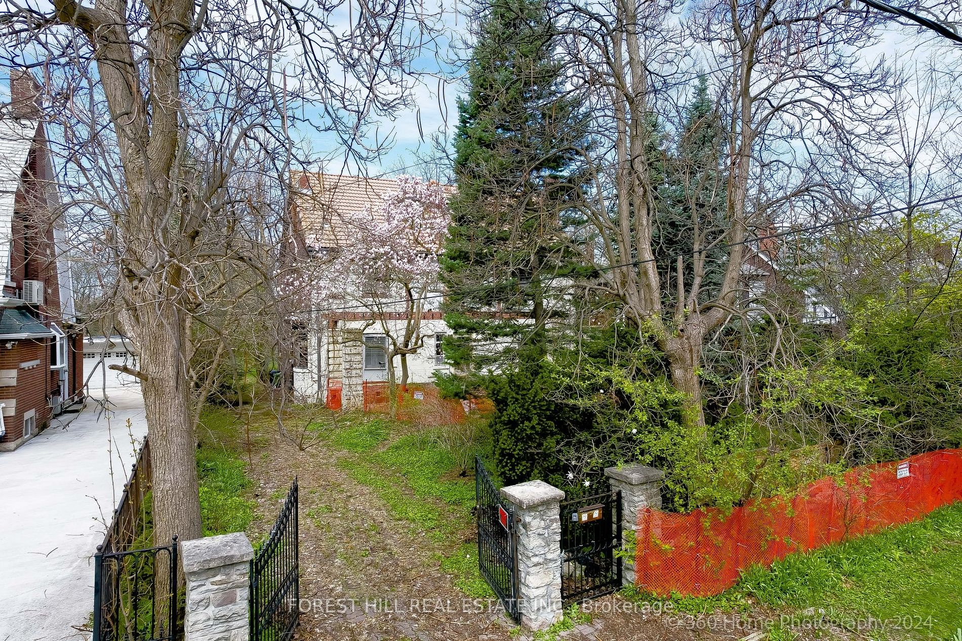 132 Blythwood Rd