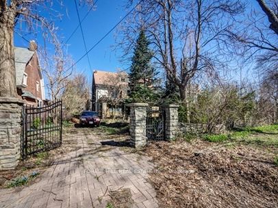 132 Blythwood Rd