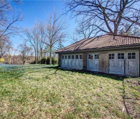 132 Blythwood Rd