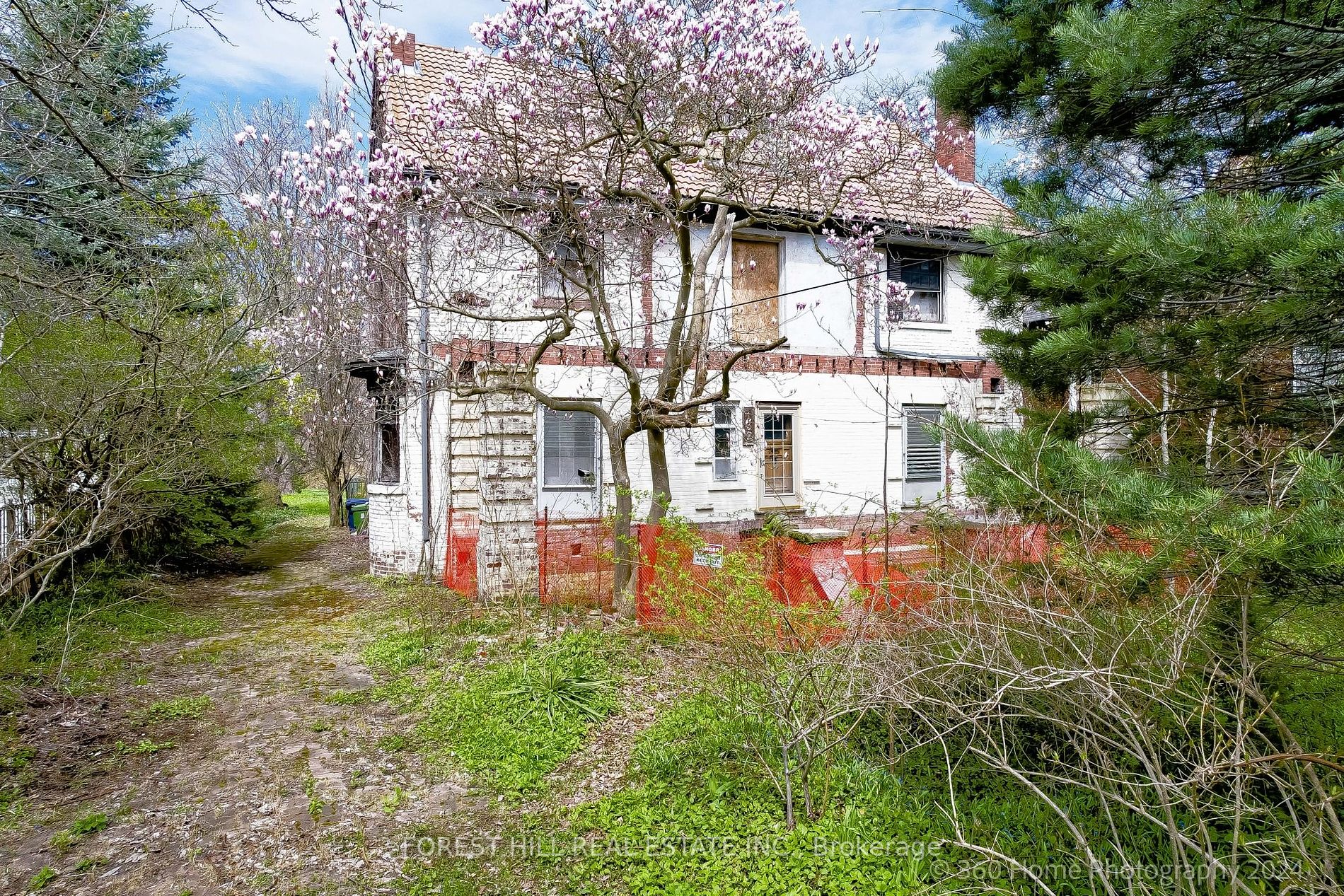132 Blythwood Rd